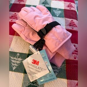 NWT 3M Thinsulate Pink Kids Gloves